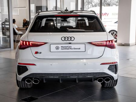 2023-Audi-S3-Sportback-20-TFSI-Quattro-S-Tronic_7