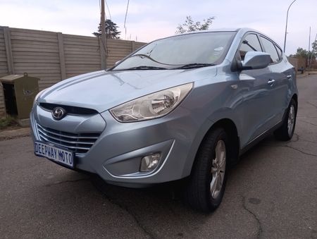 2010-Hyundai-ix35-20-GLS-Executive_12