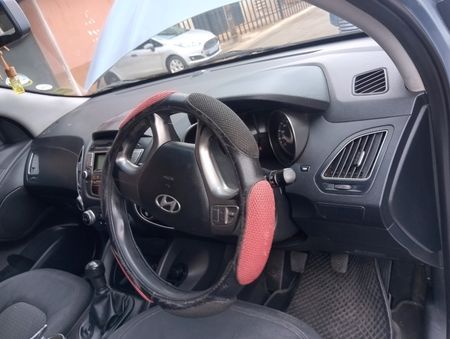 2010-Hyundai-ix35-20-GLS-Executive_2