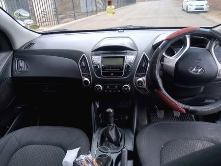 2010-Hyundai-ix35-20-GLS-Executive_4