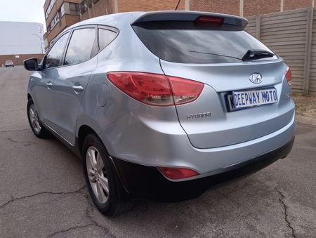 2010-Hyundai-ix35-20-GLS-Executive_6