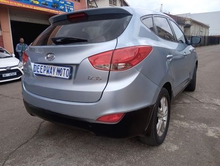 2010-Hyundai-ix35-20-GLS-Executive_8
