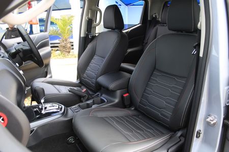 2025-Nissan-Navara-25-DDTi-PRO-2X-Auto-Double-Cab_16