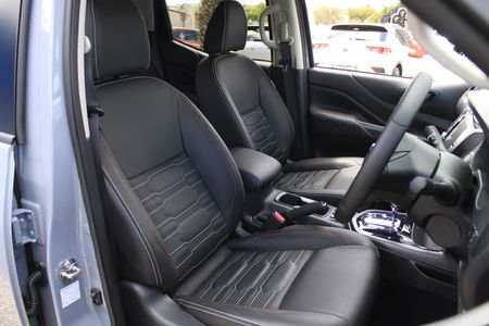 2025-Nissan-Navara-25-DDTi-PRO-2X-Auto-Double-Cab_17