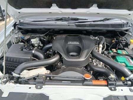 2019-Isuzu-D-Max-300-LX-Auto-Double-Cab_13