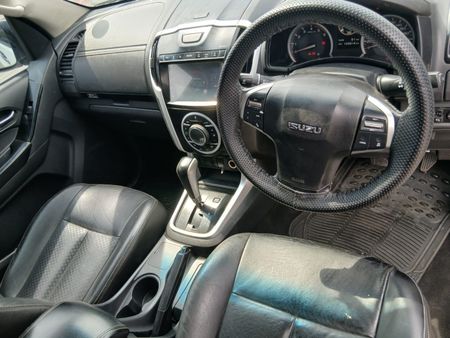 2019-Isuzu-D-Max-300-LX-Auto-Double-Cab_4