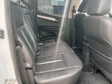 2019-Isuzu-D-Max-300-LX-Auto-Double-Cab_7
