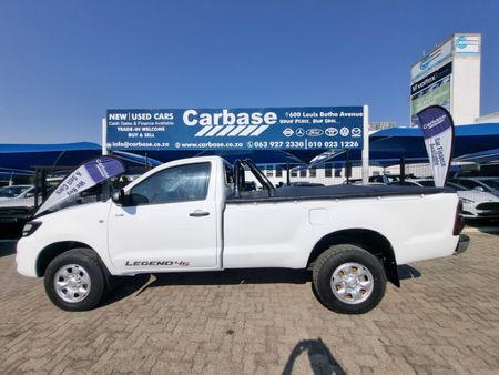 2015-Toyota-Hilux-25-D-4D-Single-Cab_9