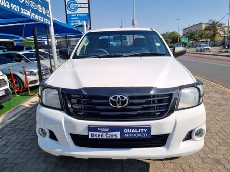 2015-Toyota-Hilux-25-D-4D-Single-Cab_1