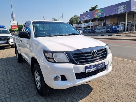 2015-Toyota-Hilux-25-D-4D-Single-Cab_2