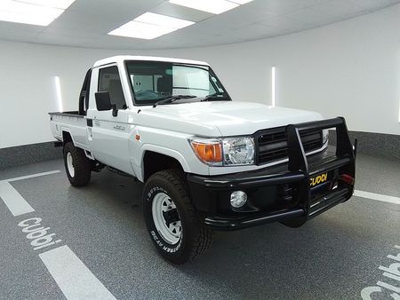 2011-Toyota-Land-Cruiser-79-42-D-Single-Cab_0