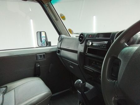 2011-Toyota-Land-Cruiser-79-42-D-Single-Cab_10