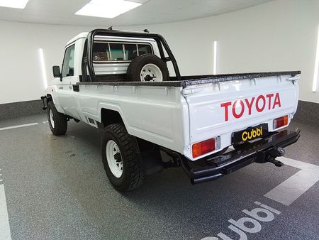 2011-Toyota-Land-Cruiser-79-42-D-Single-Cab_4