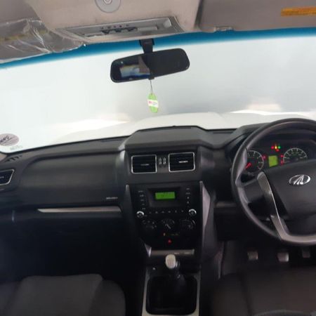 2025-Mahindra-Pik-Up-22-mHawk-S6-4x4-Double-Cab_10