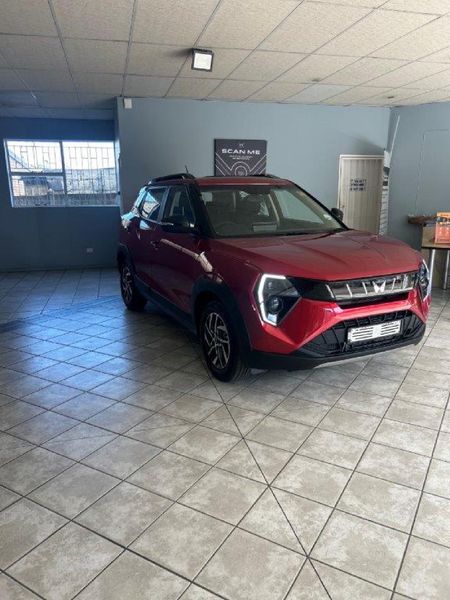 2025-Mahindra-XUV-3XO-12T-AX5-Auto_0