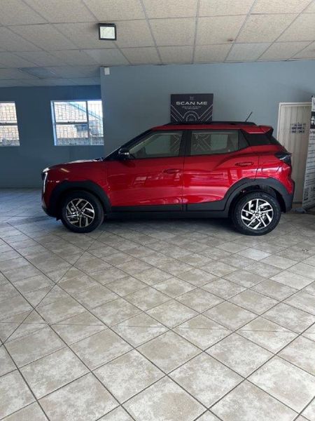2025-Mahindra-XUV-3XO-12T-AX5-Auto_2