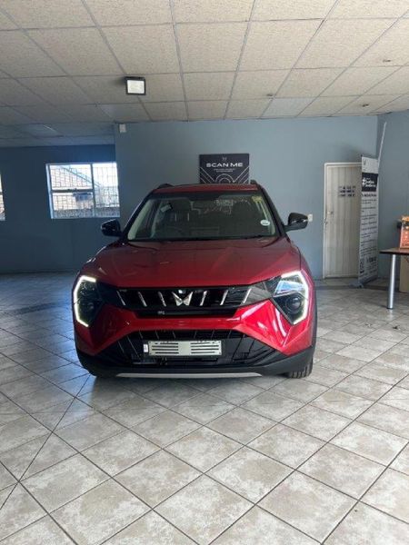 2025-Mahindra-XUV-3XO-12T-AX5-Auto_3