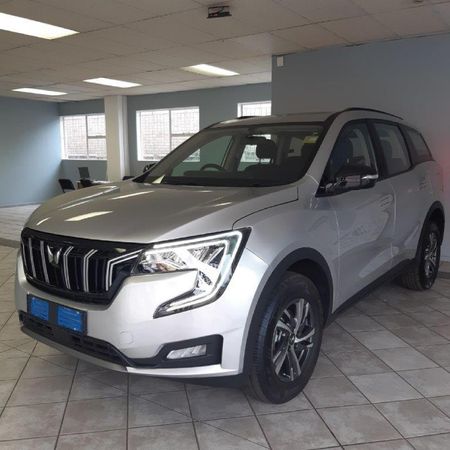 2025-Mahindra-XUV-700-20-AX5-Auto_3