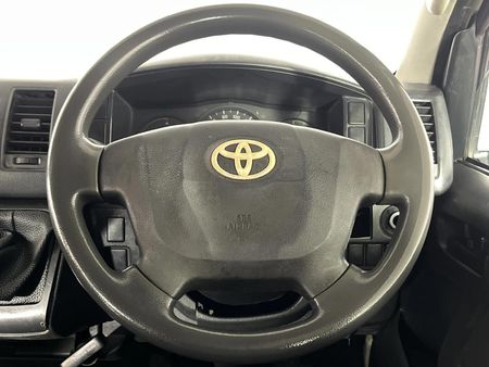 2015-Toyota-Quantum-25-D-4D-Sesfikile-16-seat_11