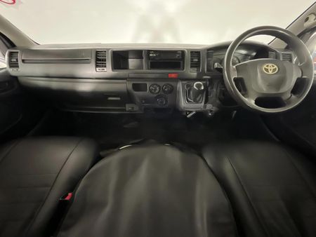 2015-Toyota-Quantum-25-D-4D-Sesfikile-16-seat_1