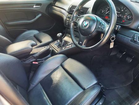 2004-BMW-3-Series-320i-Sport_9