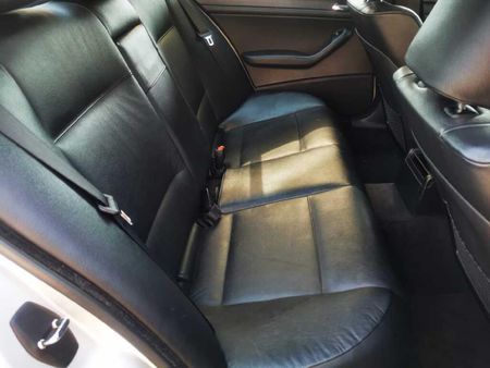 2004-BMW-3-Series-320i-Sport_10