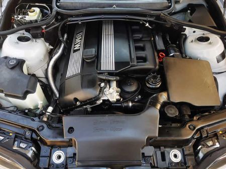 2004-BMW-3-Series-320i-Sport_15