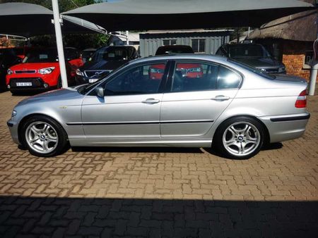2004-BMW-3-Series-320i-Sport_3