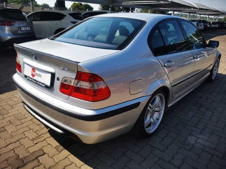 2004-BMW-3-Series-320i-Sport_4