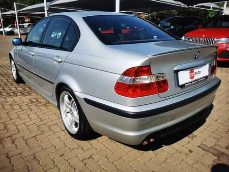 2004-BMW-3-Series-320i-Sport_6