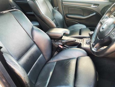 2004-BMW-3-Series-320i-Sport_8