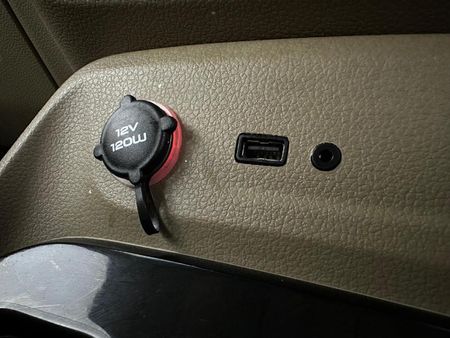 2017-Mahindra-TUV-300-15-TD-7-seat_13