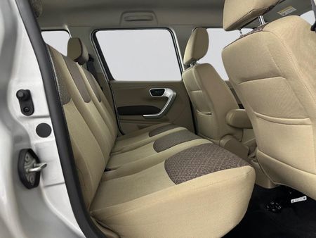 2017-Mahindra-TUV-300-15-TD-7-seat_14