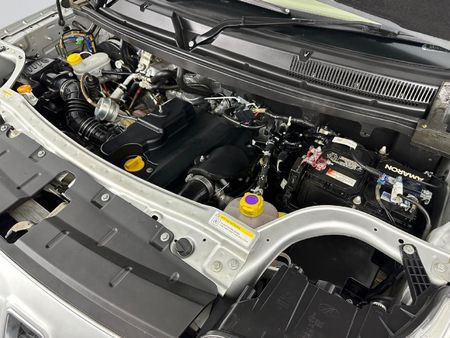 2017-Mahindra-TUV-300-15-TD-7-seat_19