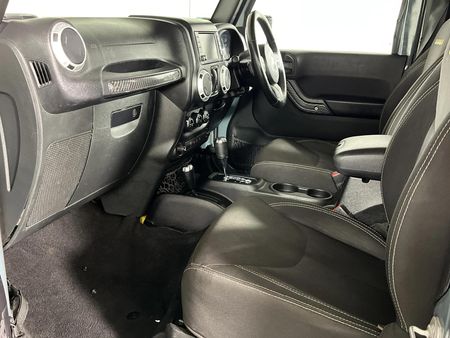 2016-Jeep-Wrangler-36-V6-Sahara-2-dr-Auto_6