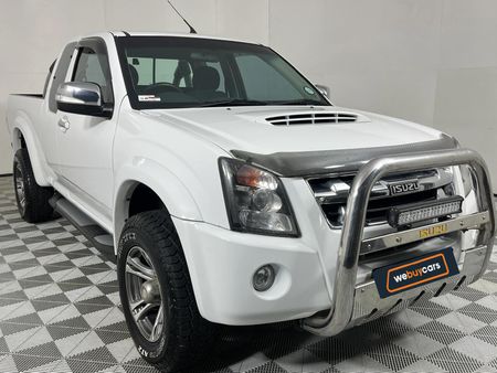 2012-Isuzu-KB-300D-Teq-LX-Extended-Cab_11