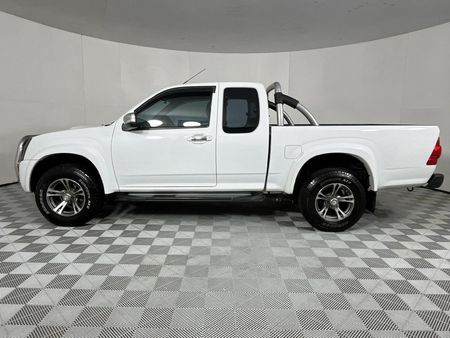 2012-Isuzu-KB-300D-Teq-LX-Extended-Cab_14