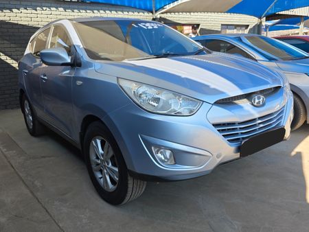 2012-Hyundai-ix35-20-GLS-Executive_1