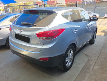 2012-Hyundai-ix35-20-GLS-Executive_2