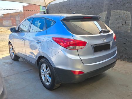 2012-Hyundai-ix35-20-GLS-Executive_3