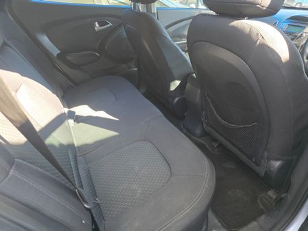 2012-Hyundai-ix35-20-GLS-Executive_5