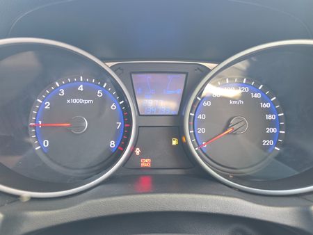 2012-Hyundai-ix35-20-GLS-Executive_6