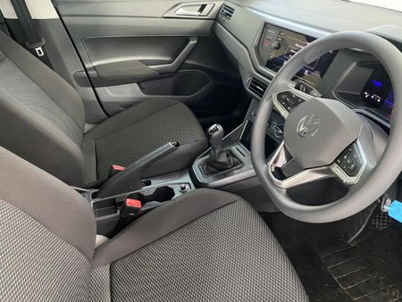 2025-Volkswagen-Polo-10-TSI_8