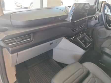 2025-Ford-Tourneo-Custom-20D-Titanium-X-Auto_6