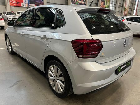 2020-Volkswagen-Polo-10-TSI-Highline-Auto-85kW_4