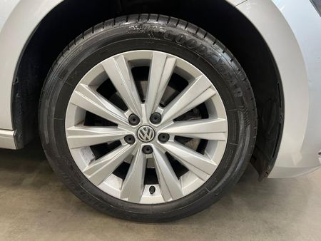 2020-Volkswagen-Polo-10-TSI-Highline-Auto-85kW_8