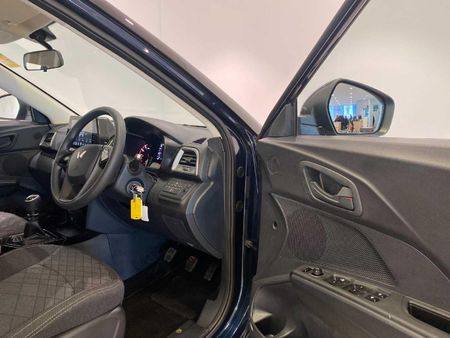 2026-Mahindra-XUV-3XO-12T-MX2_7