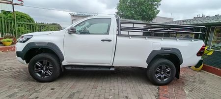 2025-Toyota-Hilux-24-GD-6-SRX-4x4-Single-Cab_9