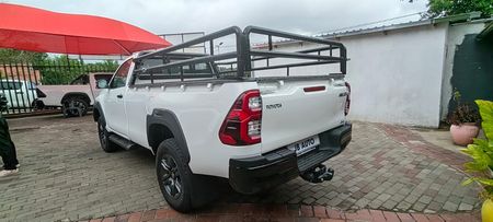 2025-Toyota-Hilux-24-GD-6-SRX-4x4-Single-Cab_11