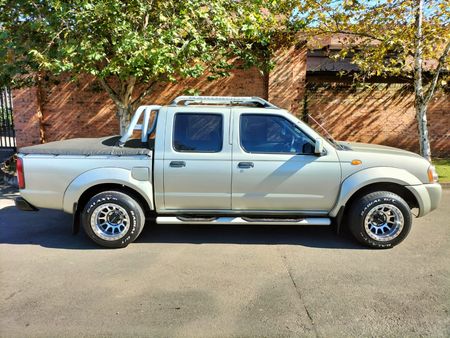 2007-Nissan-Hardbody-3300i-SEL-Double-Cab_3